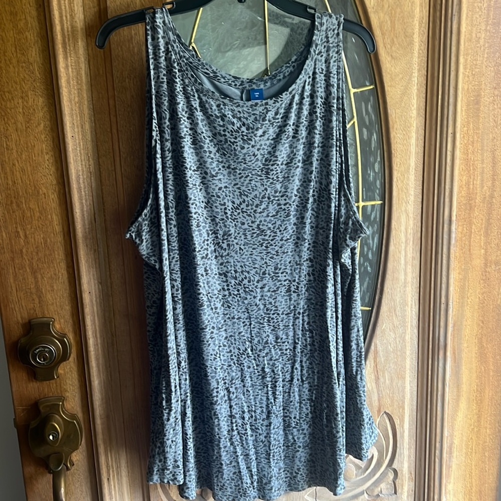 Cheetah print like tank top-flowy